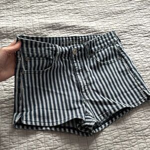 Stylish American Eagle shorts